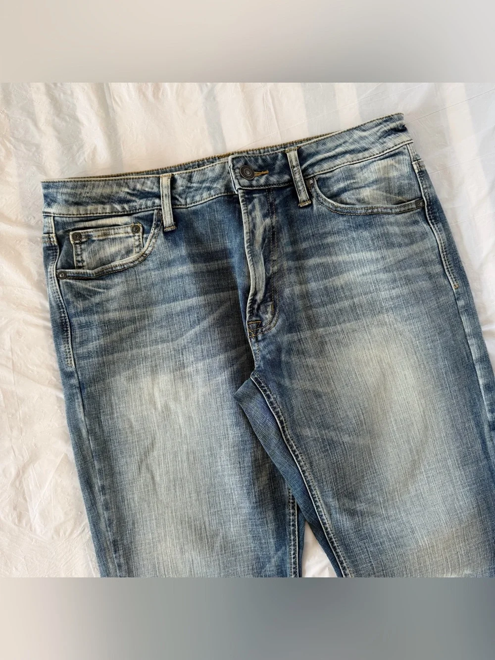 American Eagle Outfitters Faded Light Blue Straight Jeans